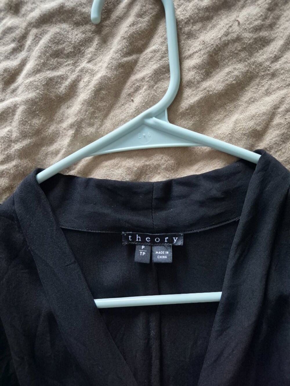 Theory women's V-neck long sleeve Black Blouse size XS - Picture 3 of 10